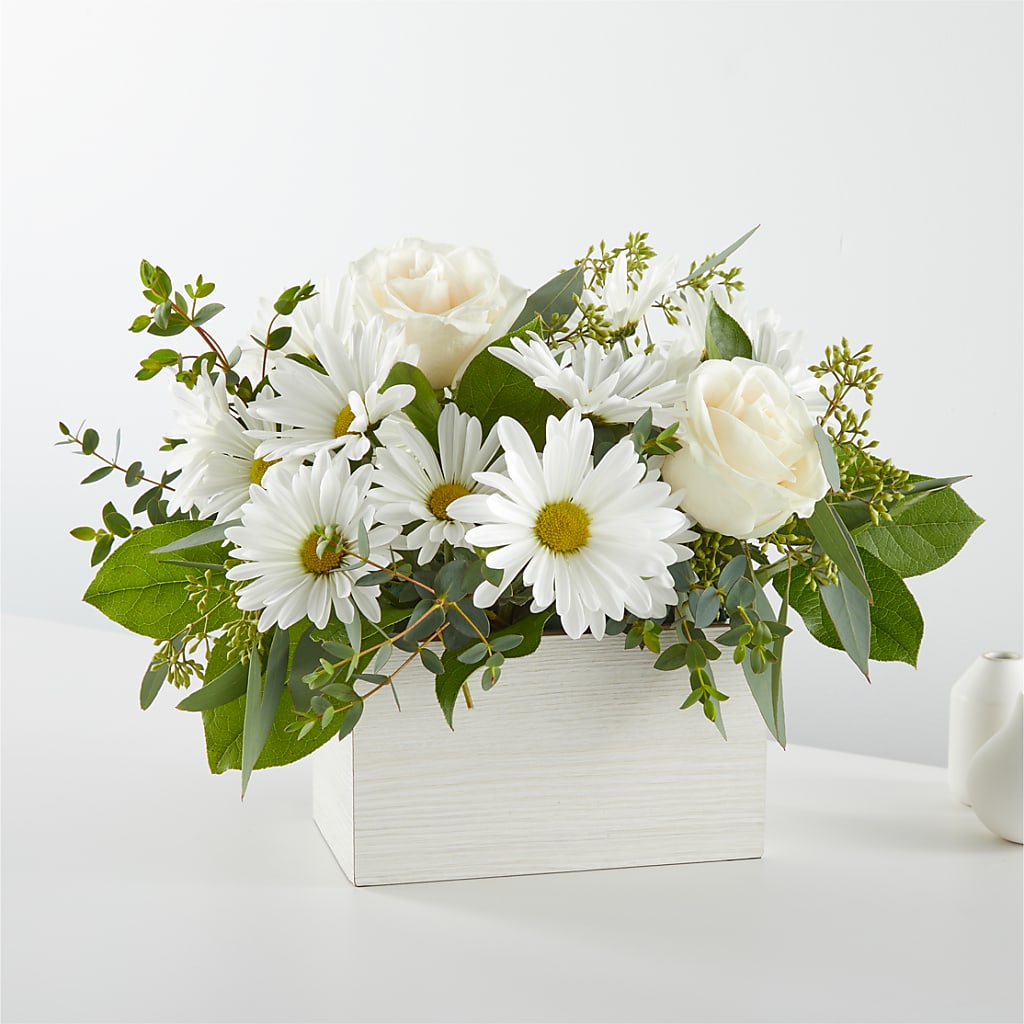 Fresh Linen Box Bouquet – Parkside Flowers, Rockwell City IA