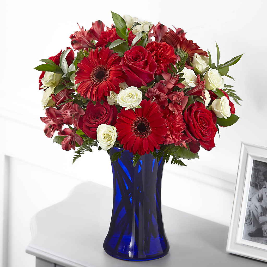 Hearts Embrace Bouquet – Parkside Flowers, Rockwell City IA