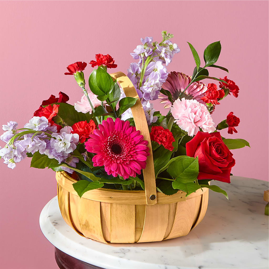 Pink Picnic Basket – Parkside Flowers, Rockwell City IA