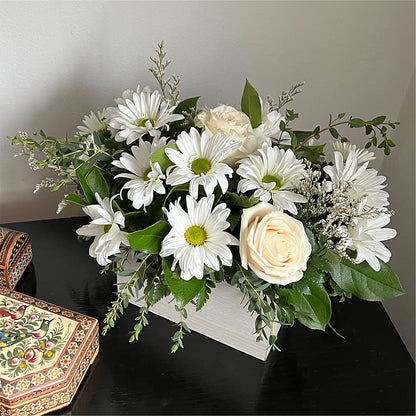 Fresh Linen Box Bouquet –  Parkside Flowers, Rockwell City IA