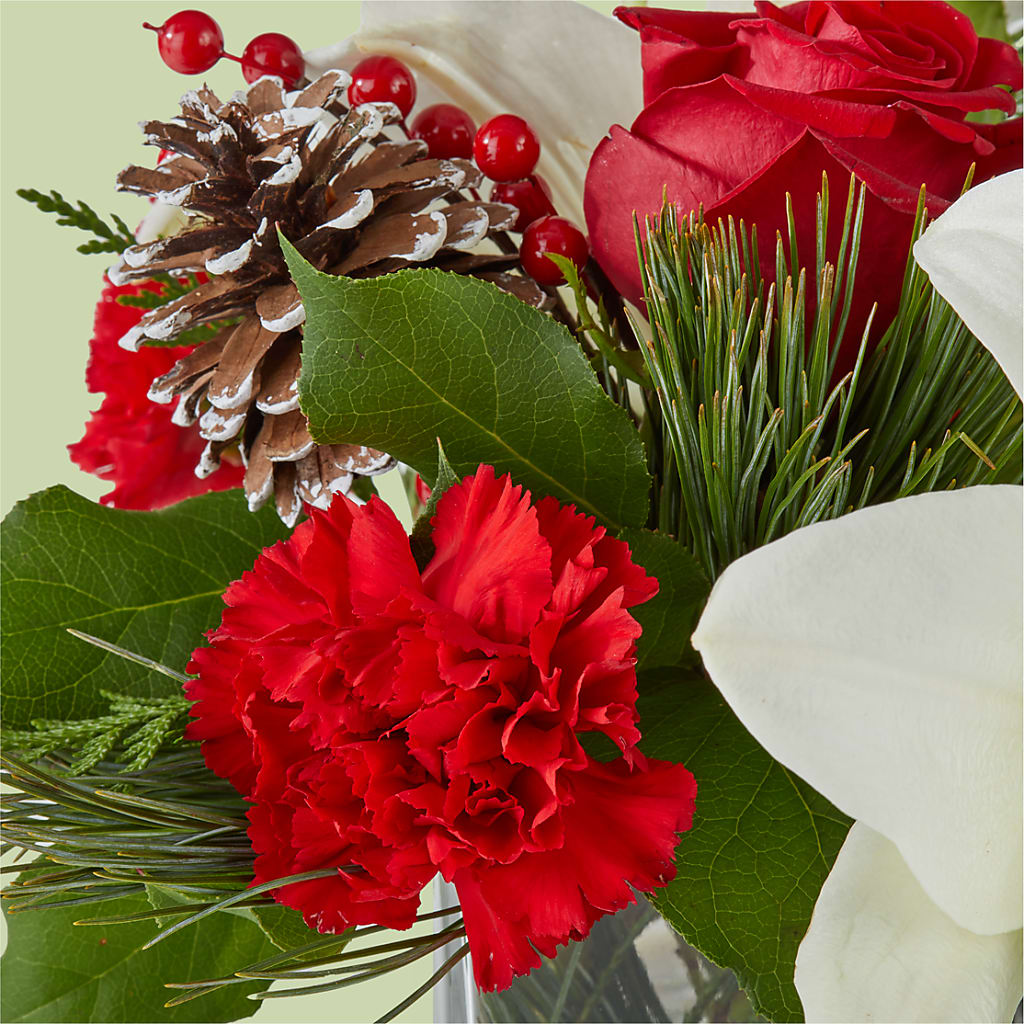 Glistening Icicles Bouquet –  Parkside Flowers, Rockwell City IA