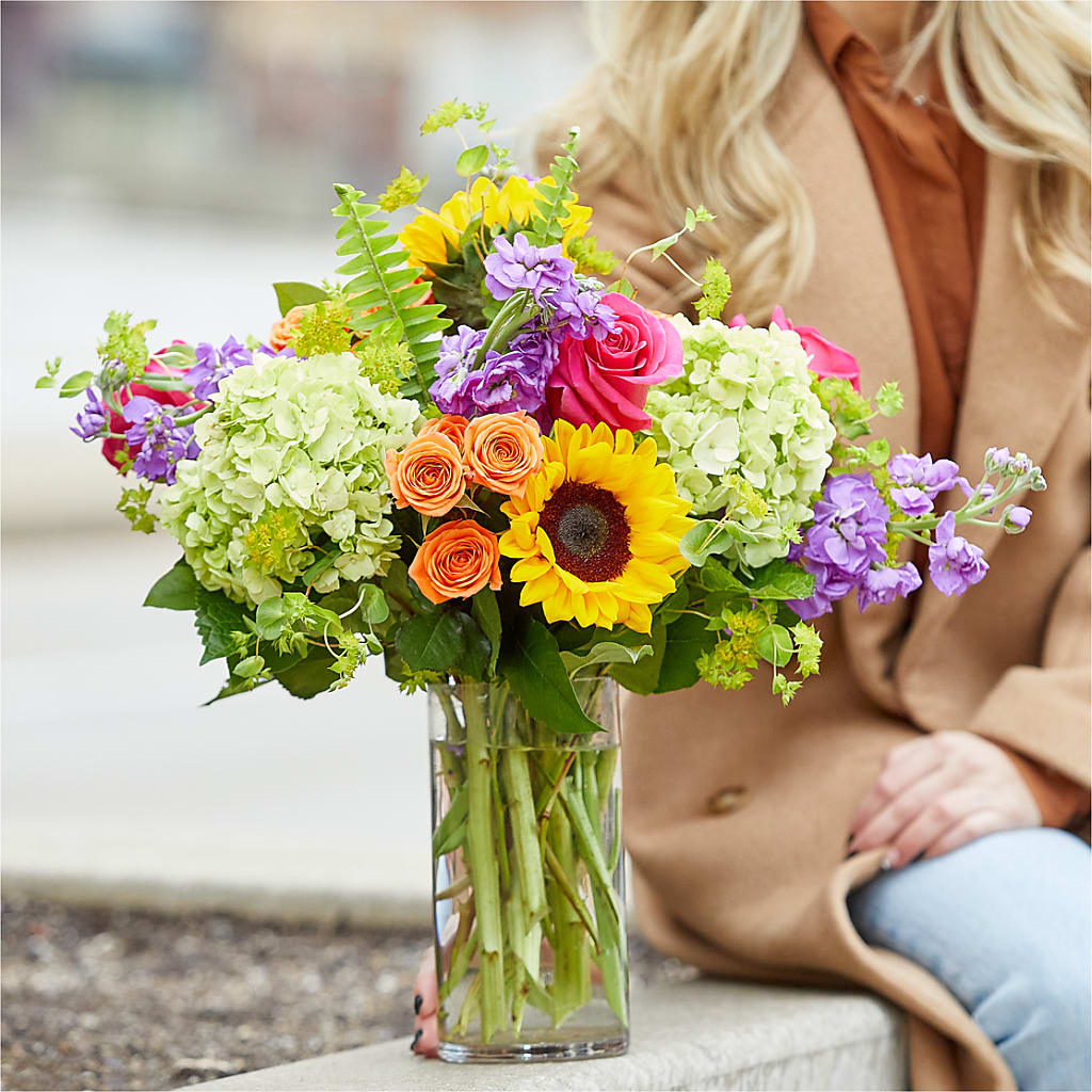 Vibrant Greetings Bouquet –  Parkside Flowers, Rockwell City IA