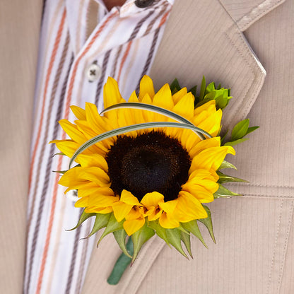 Free Spirit Boutonniere –  Parkside Flowers, Rockwell City IA